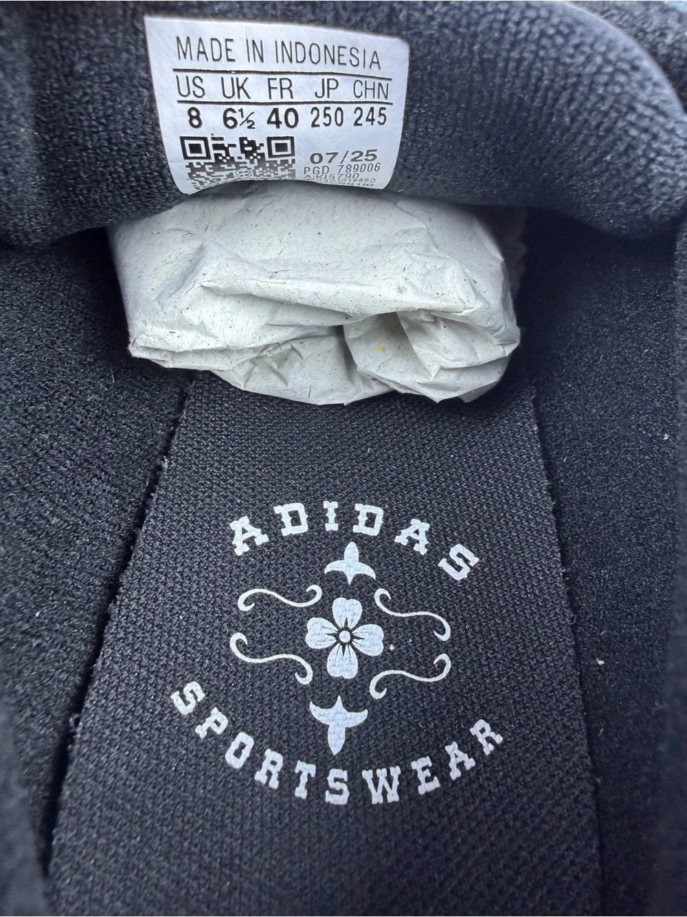 adidas step out